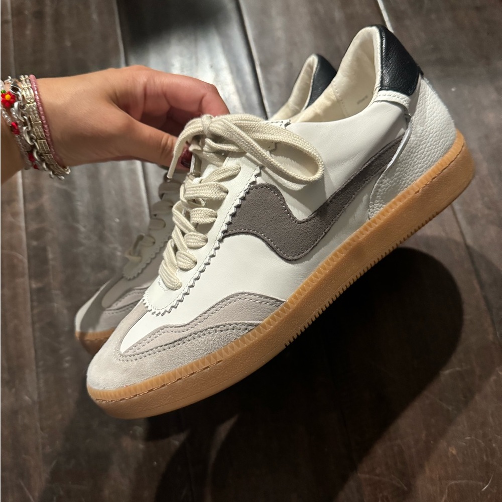 Dolce Vita Sneakers